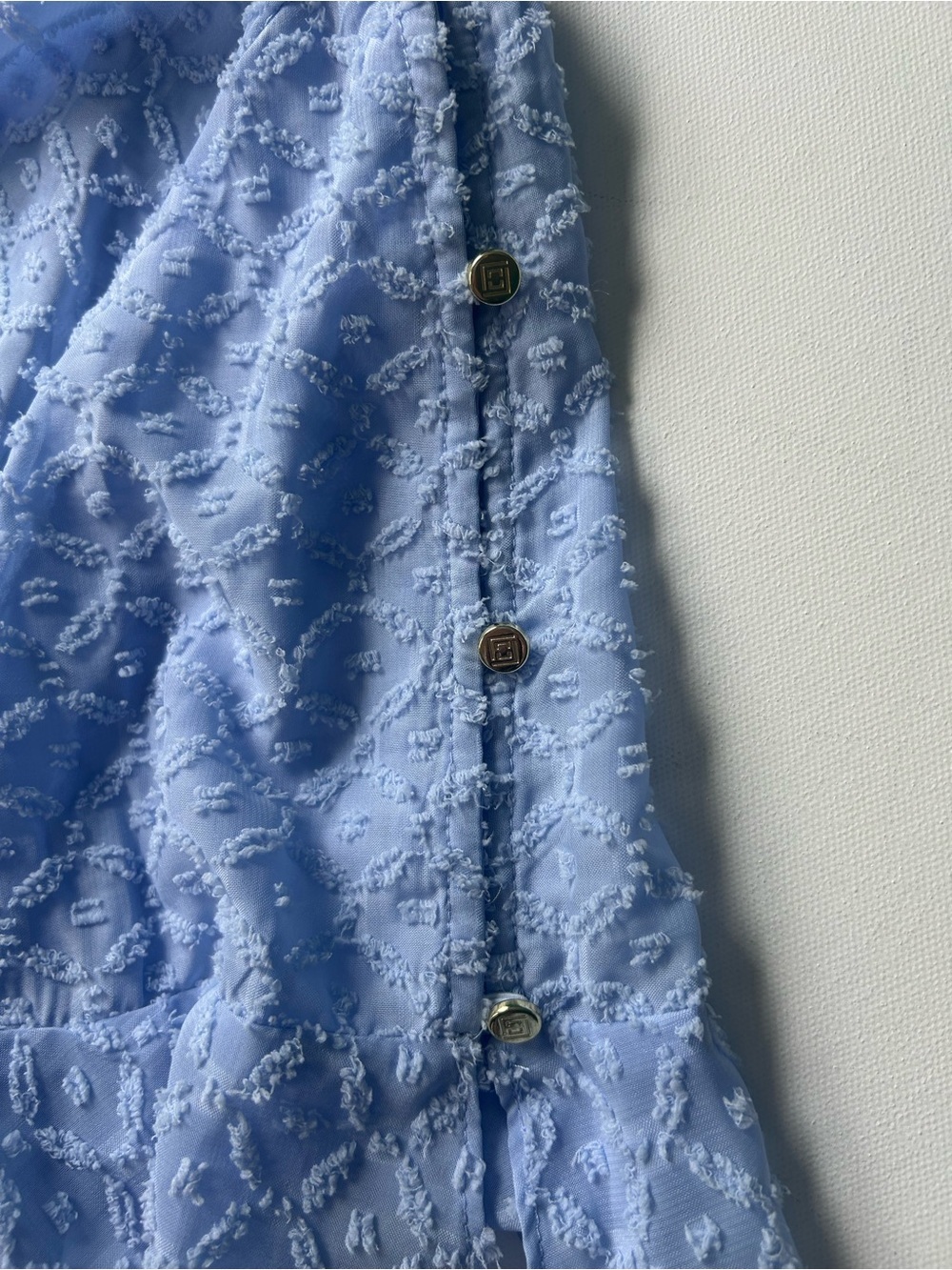 Liz Claiborne Light Blue Textured Flutter-Sleeve Blouse - Picture 4 of 8